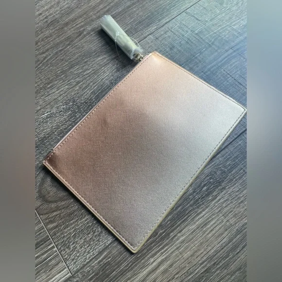 Michael Kors ombré clutch with metal tassel NWT - Picture 4 of 9